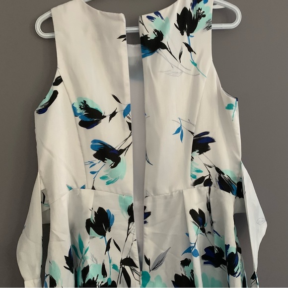 Perceptions Size 10 Petite Blue and White Floral Dress - Picture 7 of 13